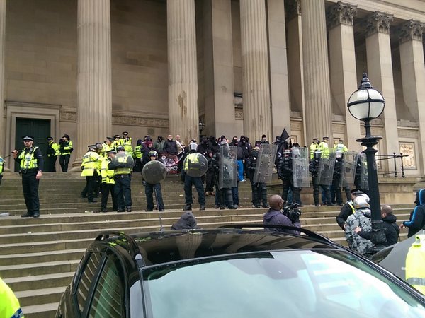 liverpool-police-protect